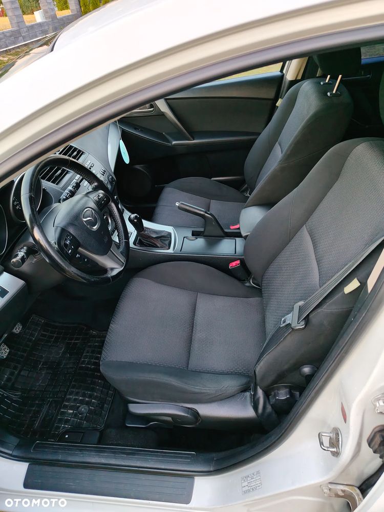 Mazda 3 1.6 Exclusive + - 6