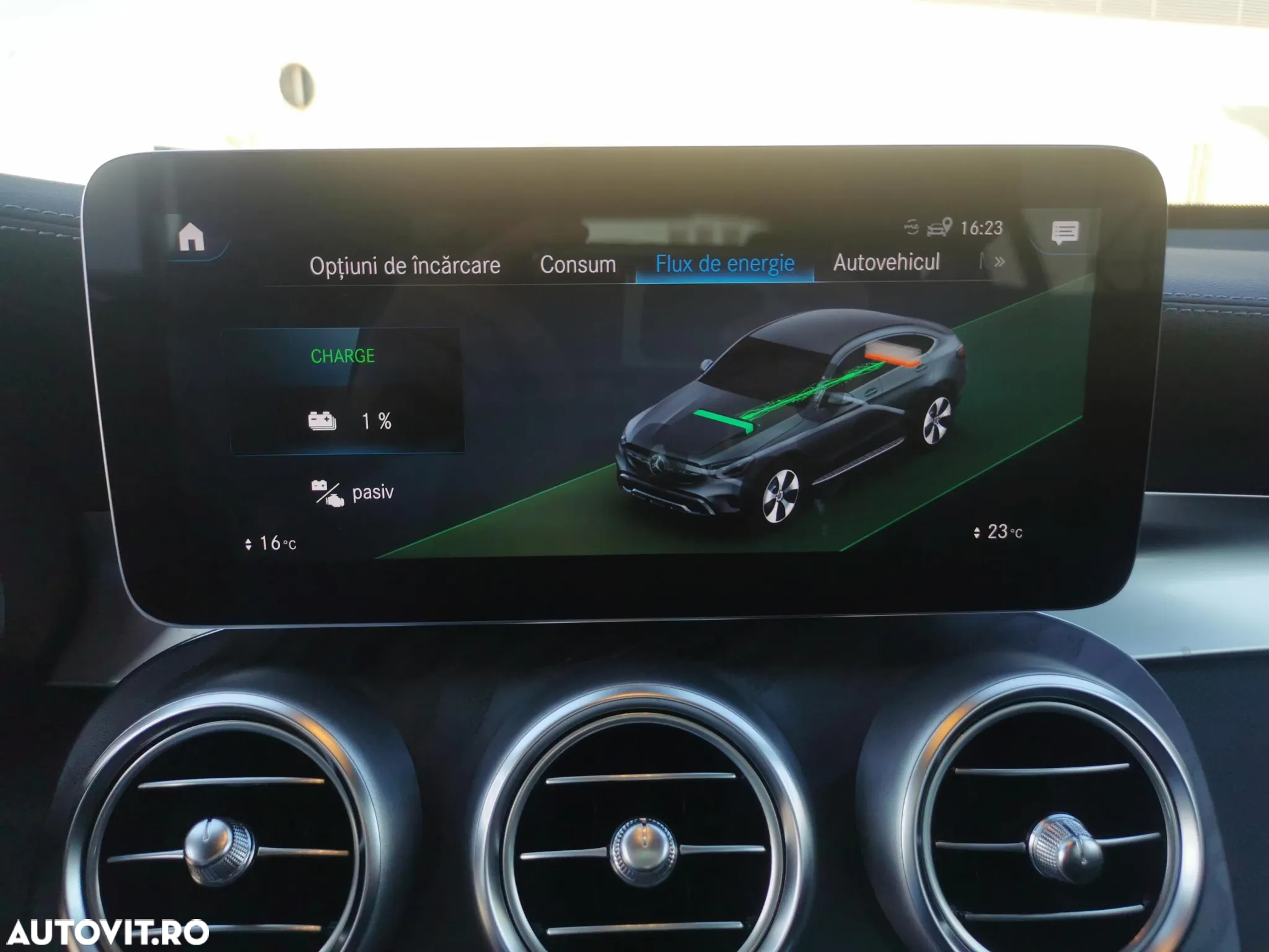 Mercedes-Benz GLC 300 e 4Matic 9G-TRONIC AMG Line - 28
