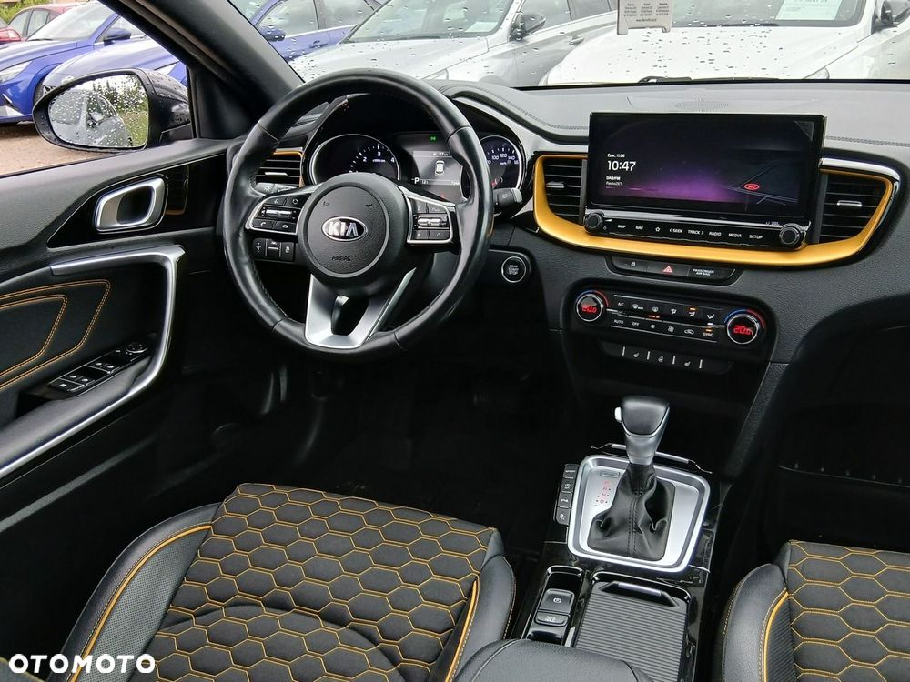 Kia XCeed - 16