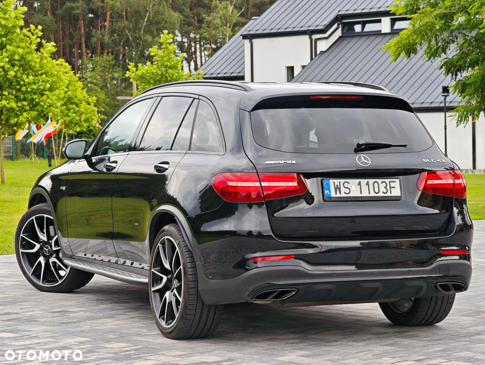Mercedes-Benz GLC - 21