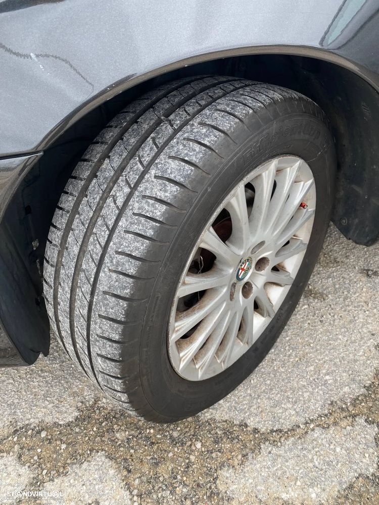 Alfa Romeo 147 1.9 JTD 16V Executive - 19