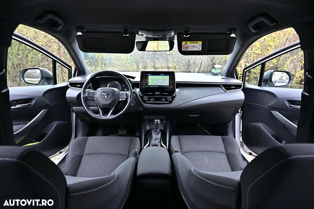 Toyota Corolla 1.8 Hybrid Business Edition - 10