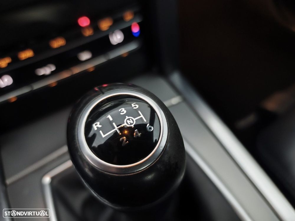 Mercedes-Benz E 220 BlueTEC Avantgarde - 24