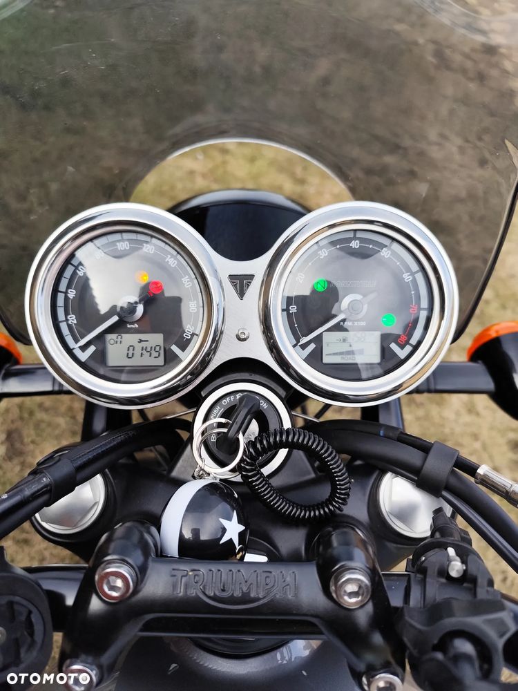 Triumph Bonneville - 5