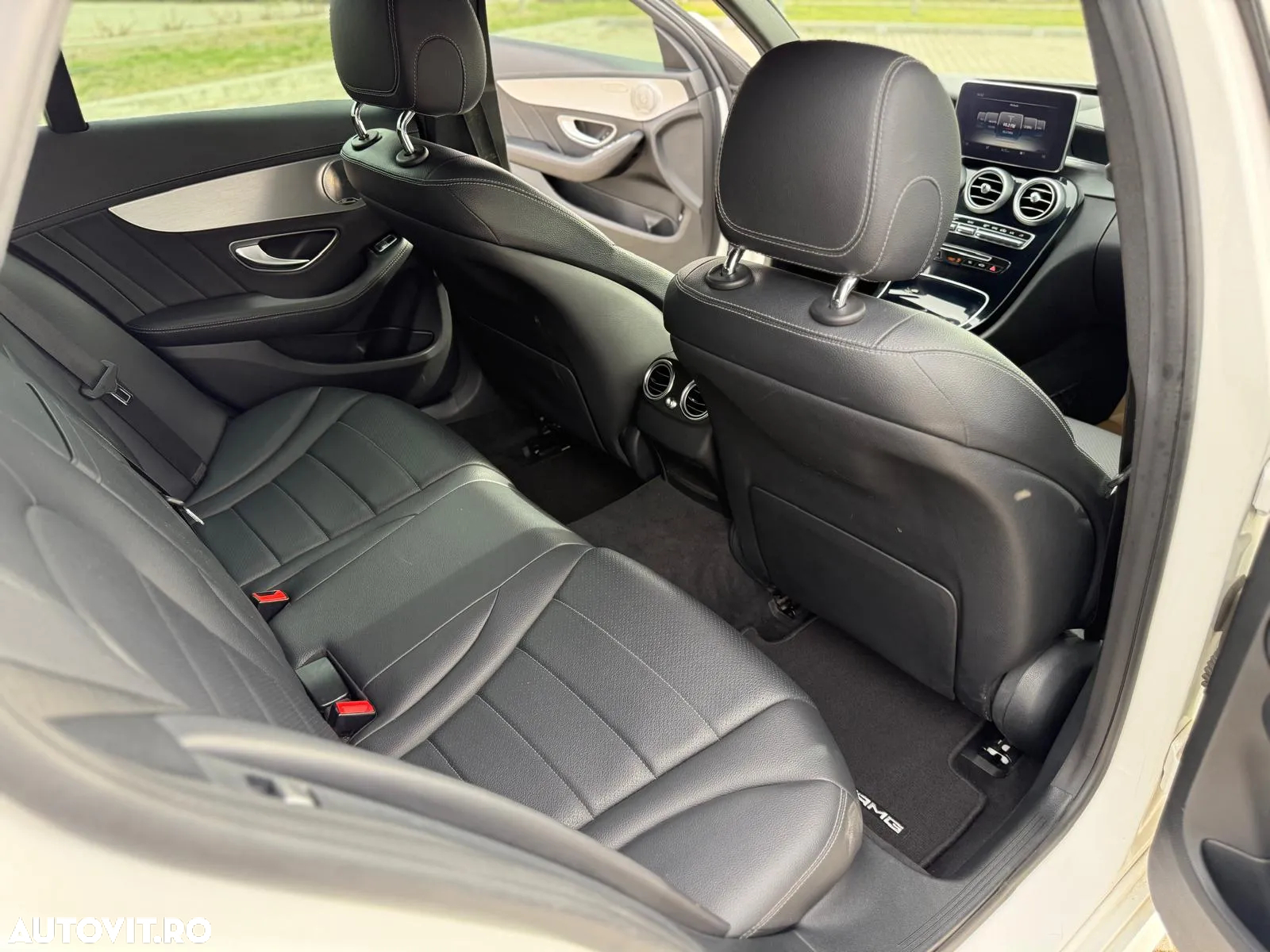 Mercedes-Benz C 250 (BlueTEC) d T 7G-TRONIC AMG Line - 7