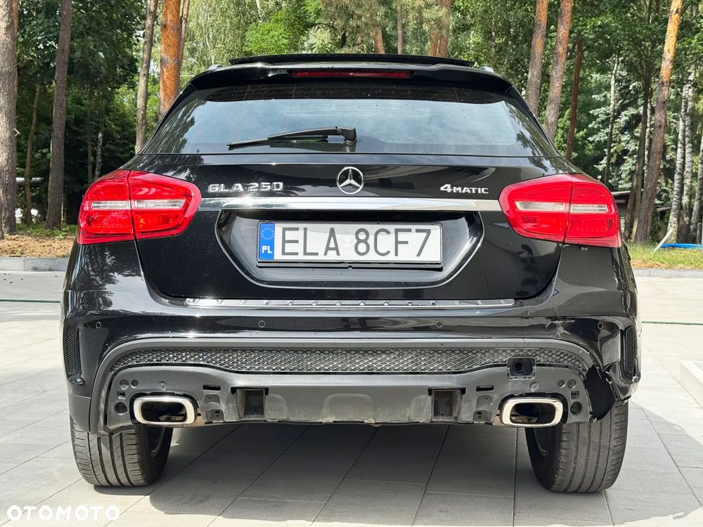 Mercedes-Benz GLA 250 4Matic 7G-DCT AMG Line - 13