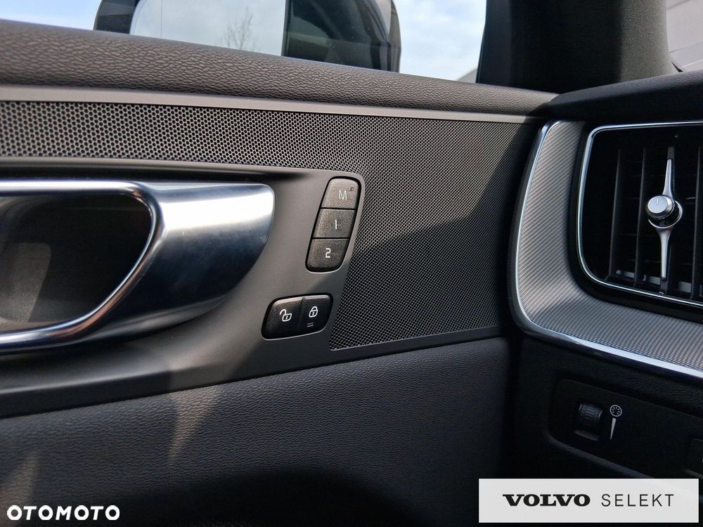 Volvo XC 60 - 21