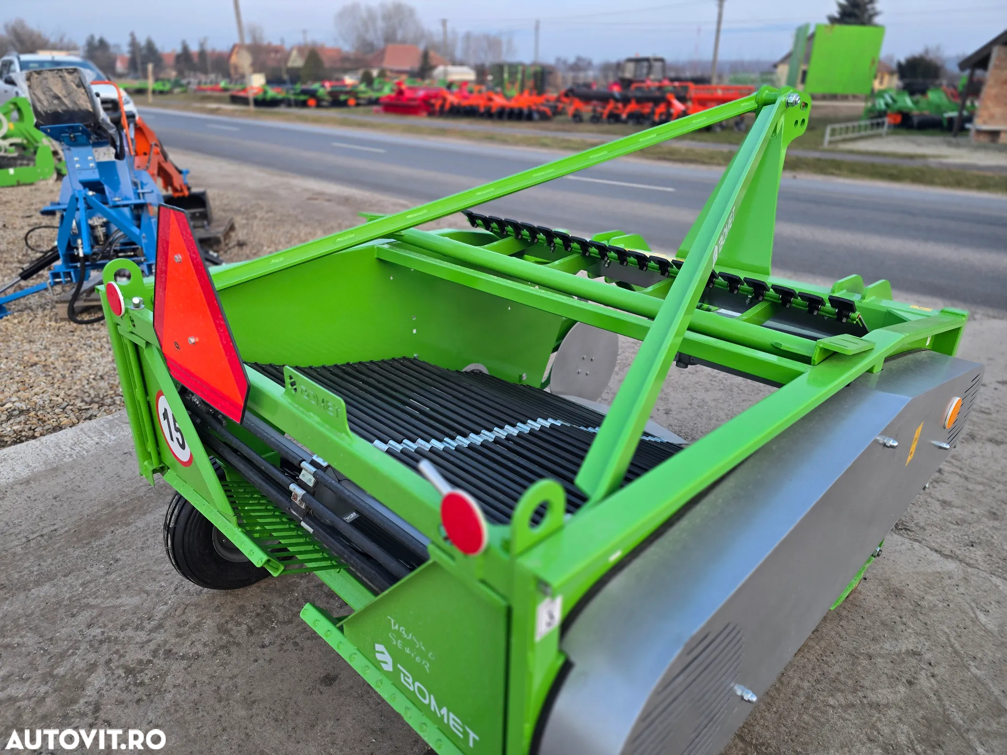 BOMET UPUS Z656 - 7