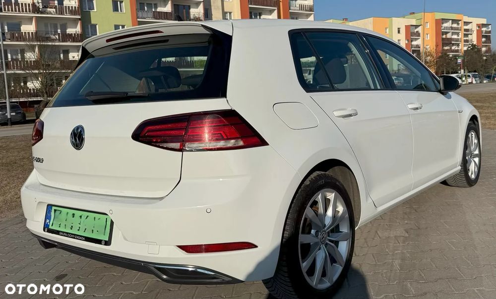 Volkswagen Golf - 4