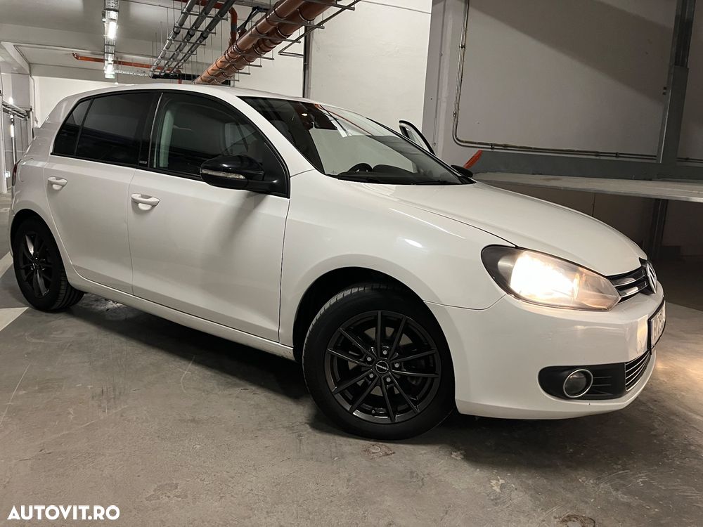 Volkswagen Golf - 1