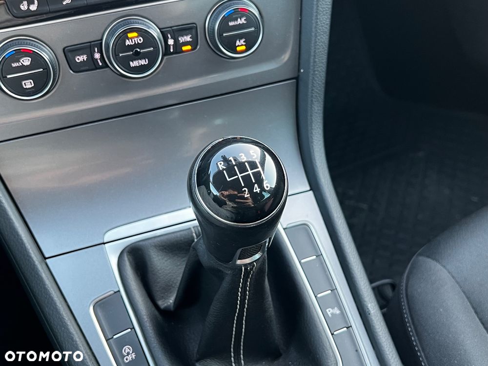 Volkswagen Golf 1.2 TSI BlueMotion Technology Lounge - 17