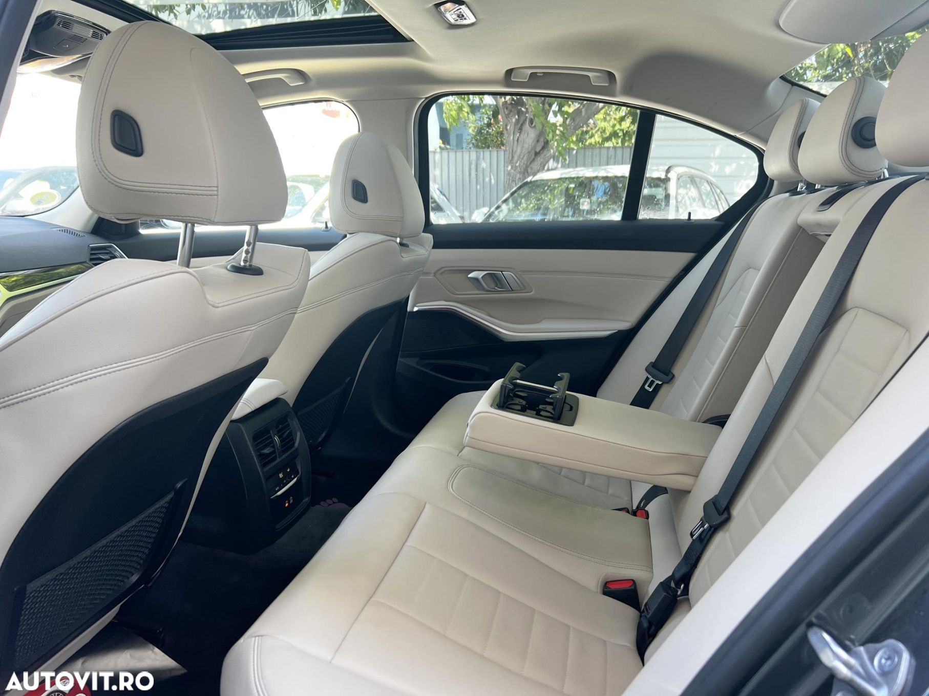 BMW Seria 3 318d Aut. - 37