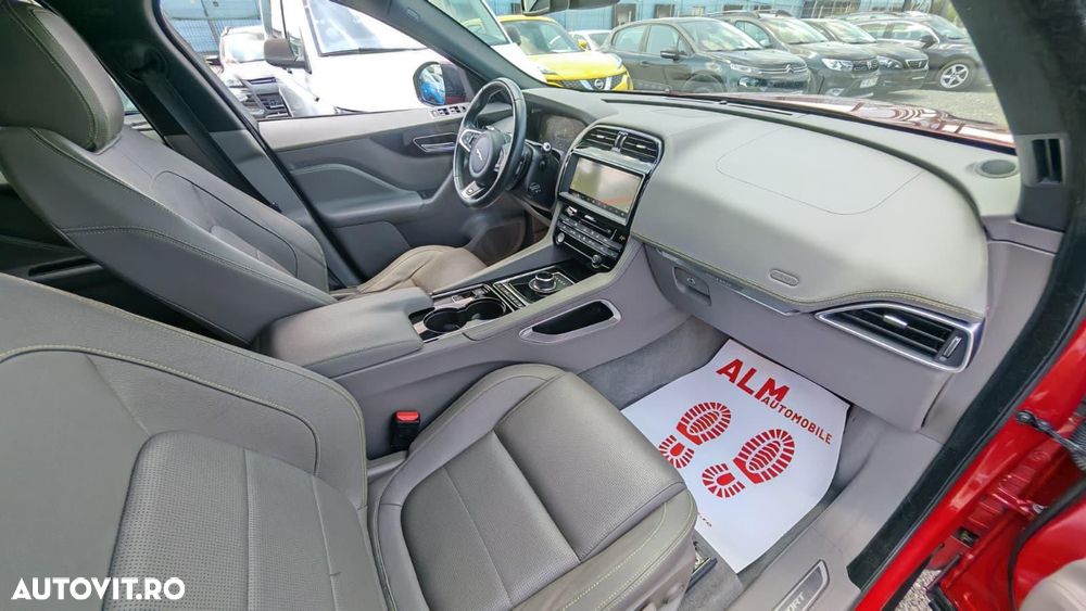 Jaguar F-Pace - 6