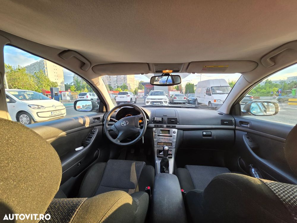 Toyota Avensis 1.8 Executiv - 13