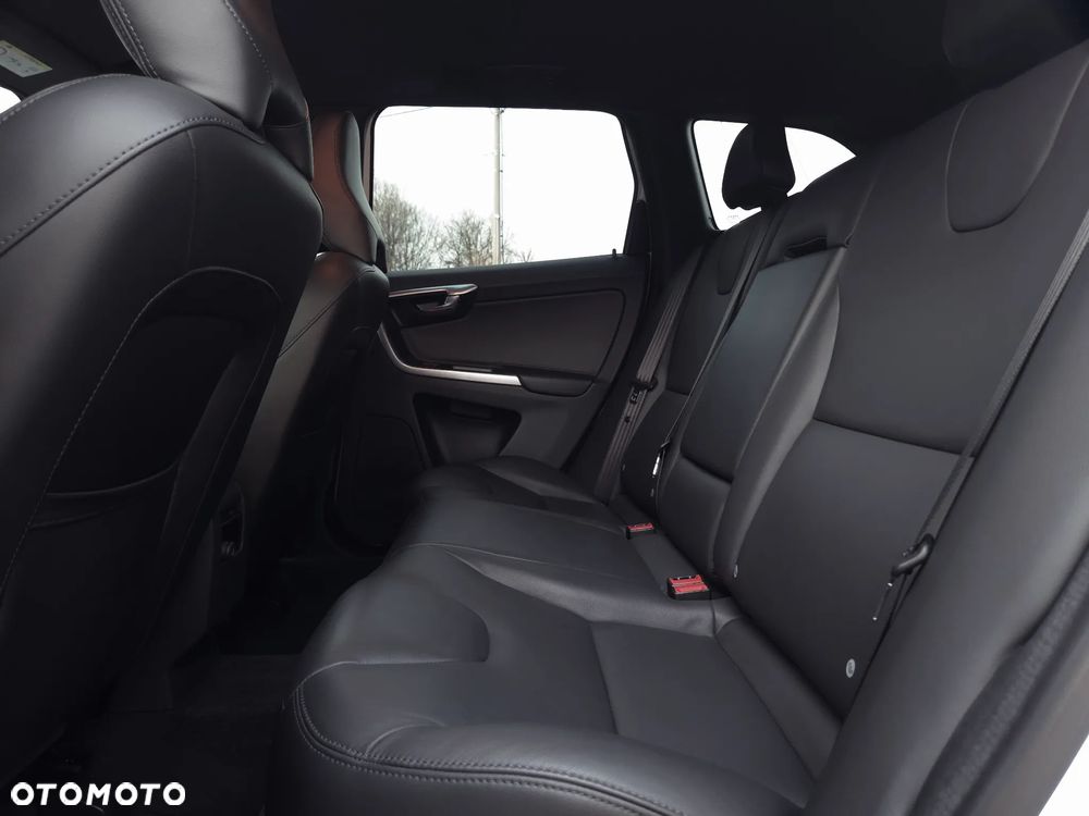 Volvo XC 60 D4 Geartronic Summum - 20