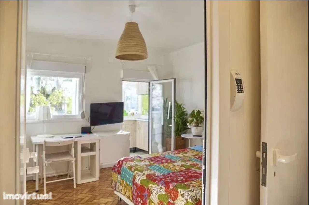 Estúdio luminoso, mob/equipado junto C Comercial,metro Olivais - Grande imagem: 2/17