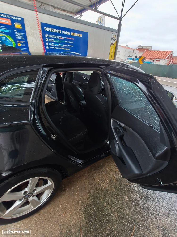 Volvo V40 D2 Momentum - 7