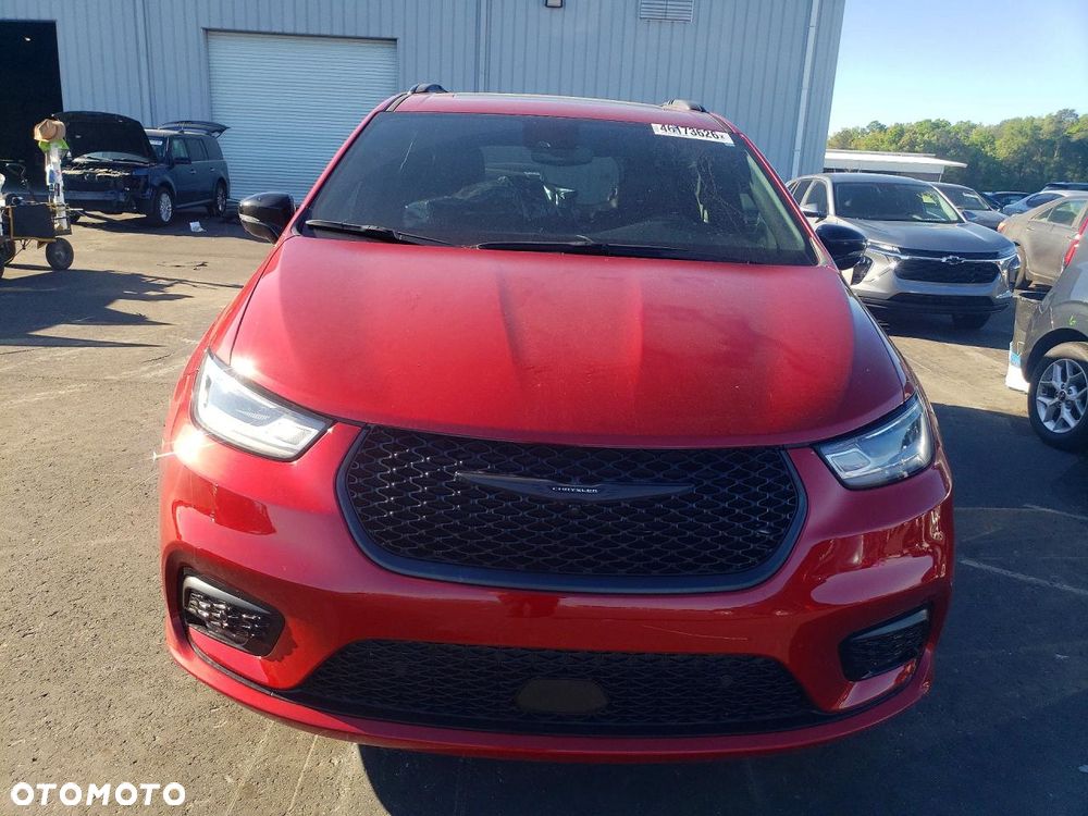 Chrysler Pacifica - 5