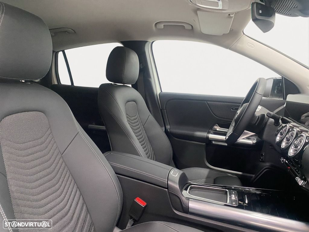 Mercedes-Benz GLA 180 d - 12