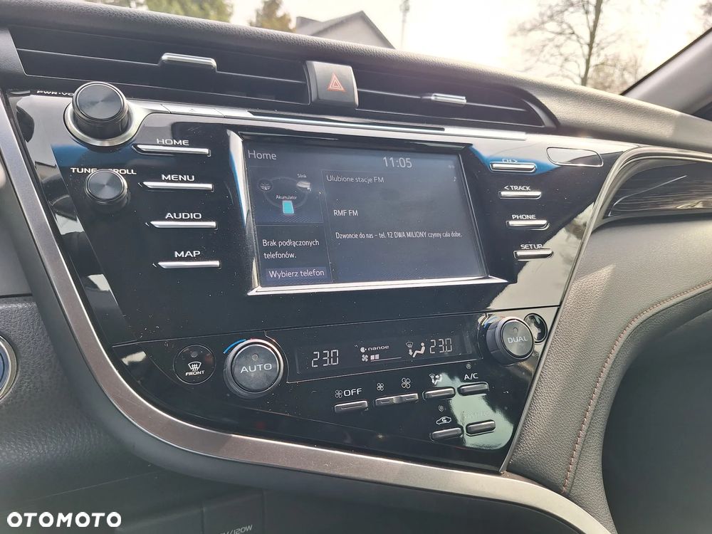 Toyota Camry 2.5 Hybrid Comfort CVT - 30