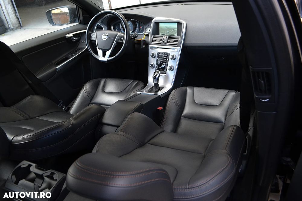 Volvo XC 60 D5 AWD Geartronic Ocean Race - 9