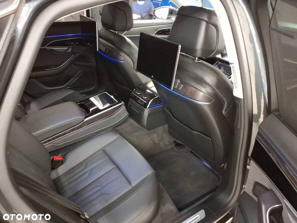 Audi A8 - 9