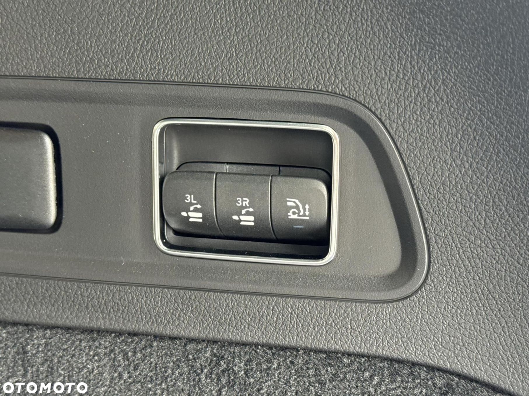 Mercedes-Benz GLS - 17