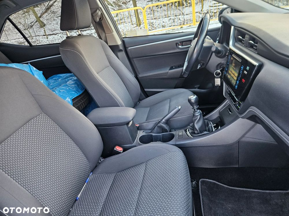 Toyota Corolla 1.6 Premium - 11