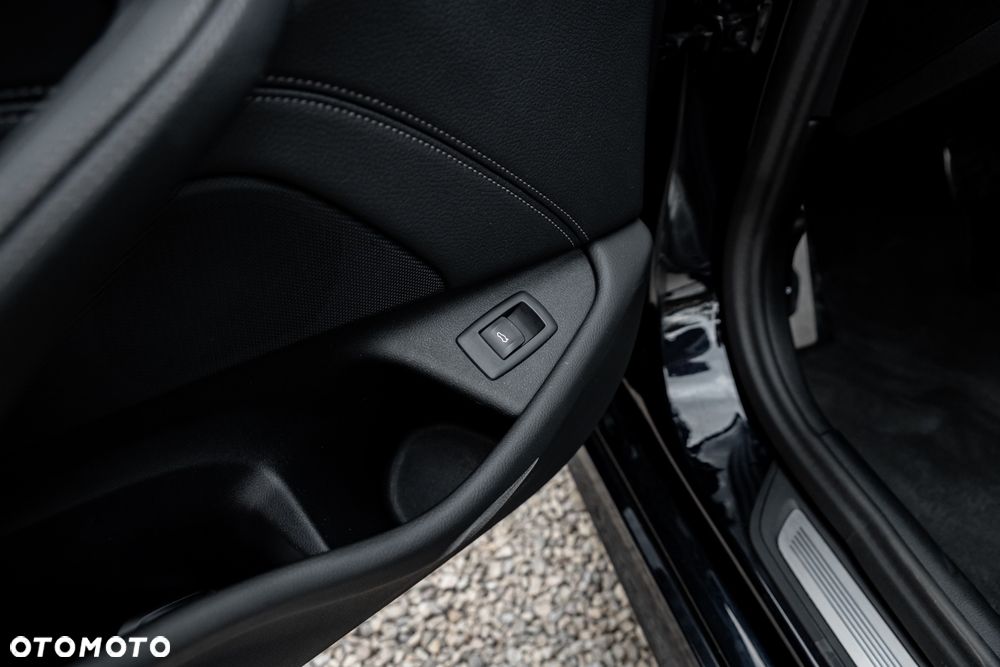 BMW Seria 5 520d Touring Sport Line - 18