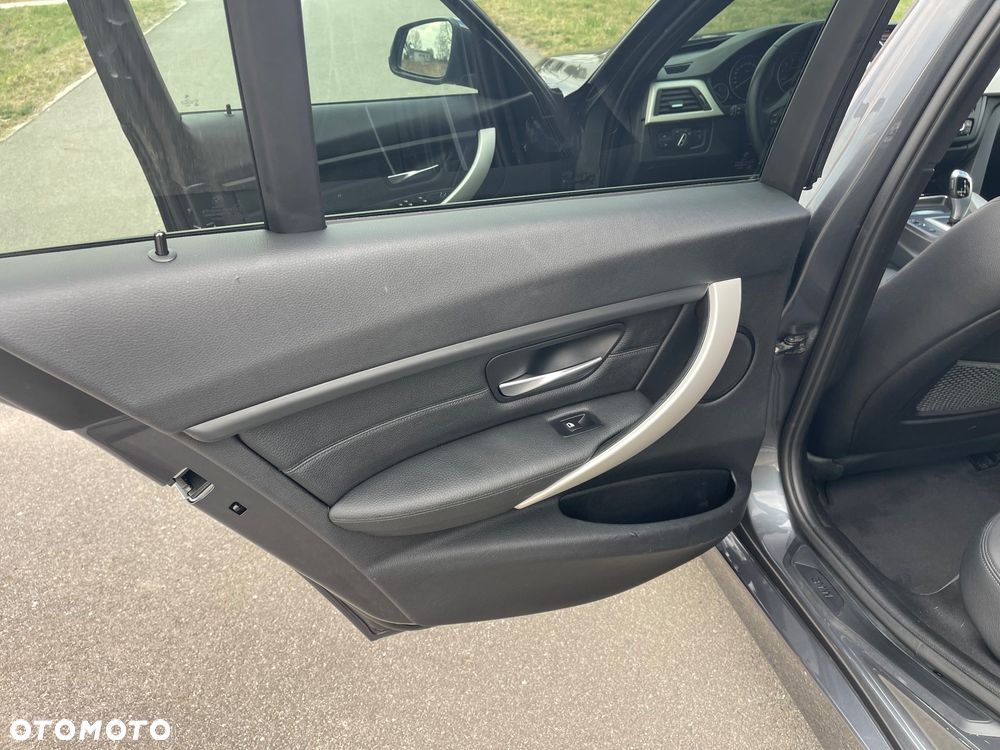 BMW Seria 3 320i - 20