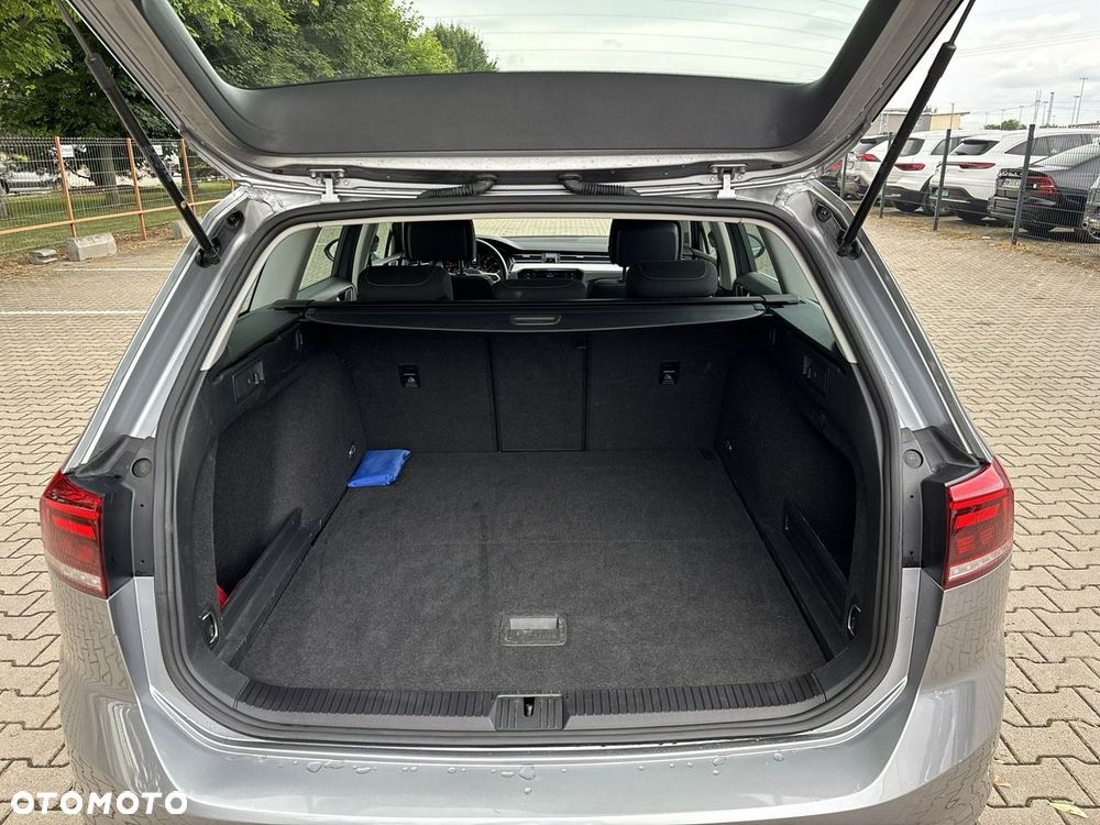 Volkswagen Passat 1.5 TSI EVO Business DSG - 27