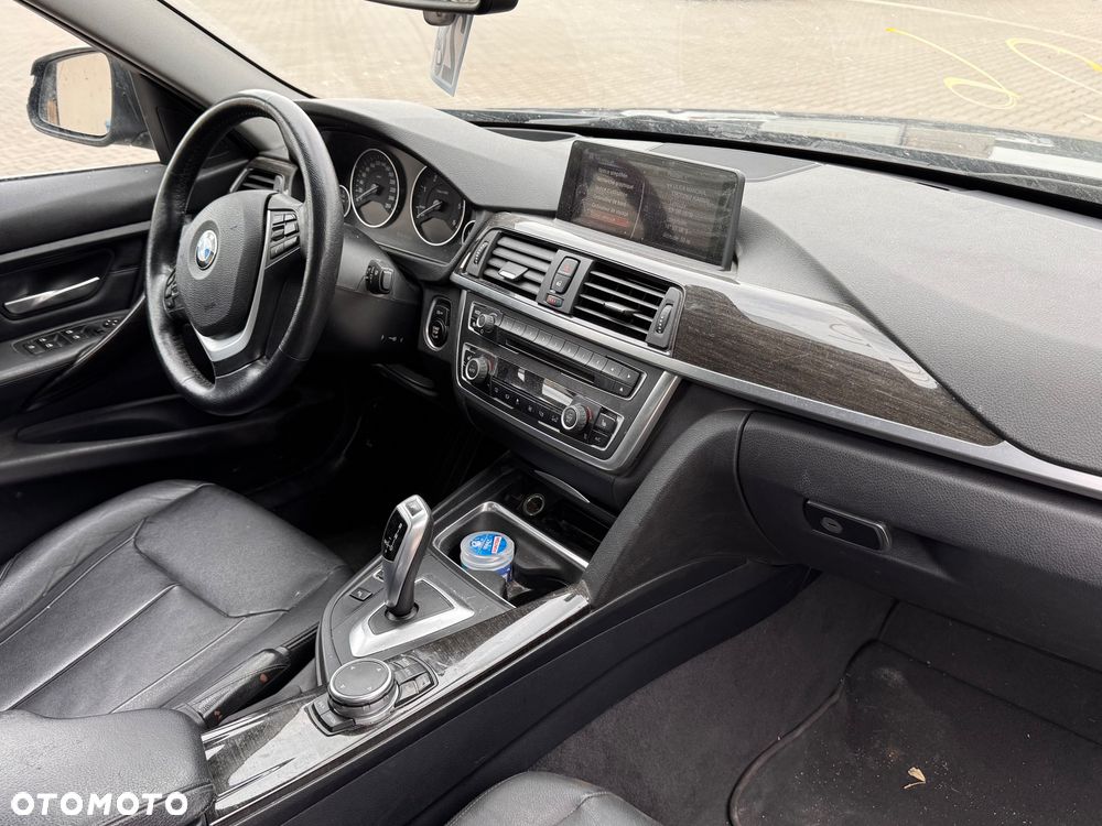 BMW Seria 3 330d xDrive Sport-Aut Luxury Line - 14