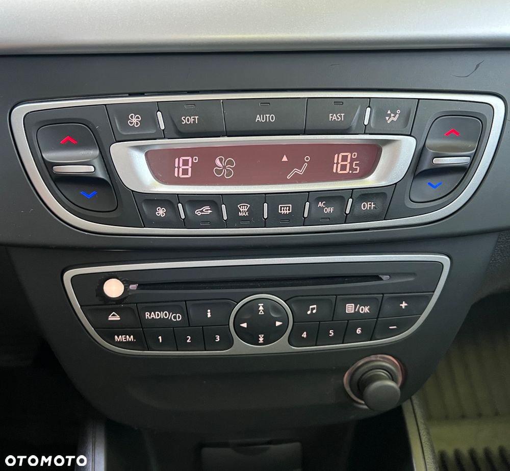 Renault Fluence 1.6 16V Expression - 17