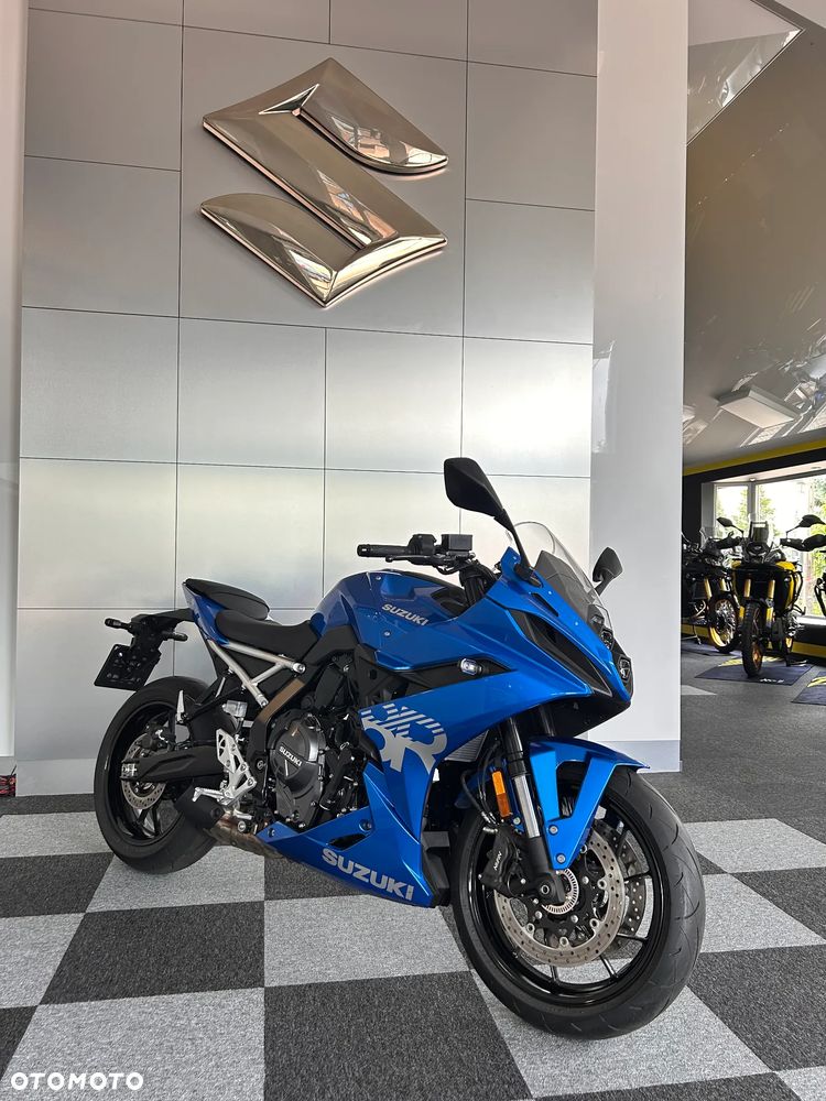 Suzuki GSX - 3