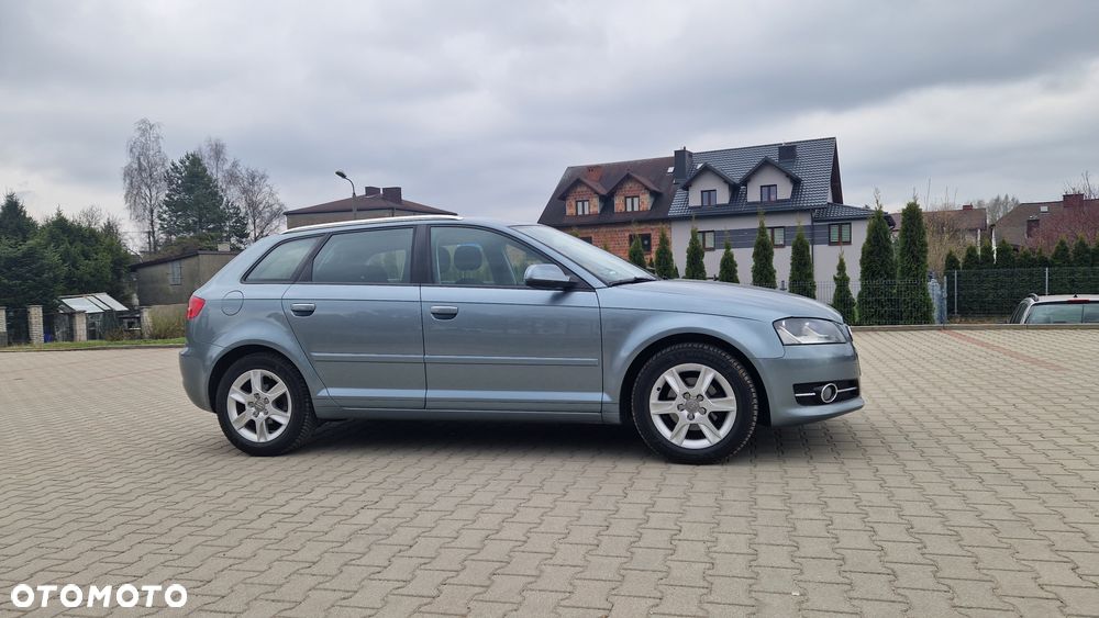 Audi A3 Sportback 1.6 TDI DPF Attraction - 11