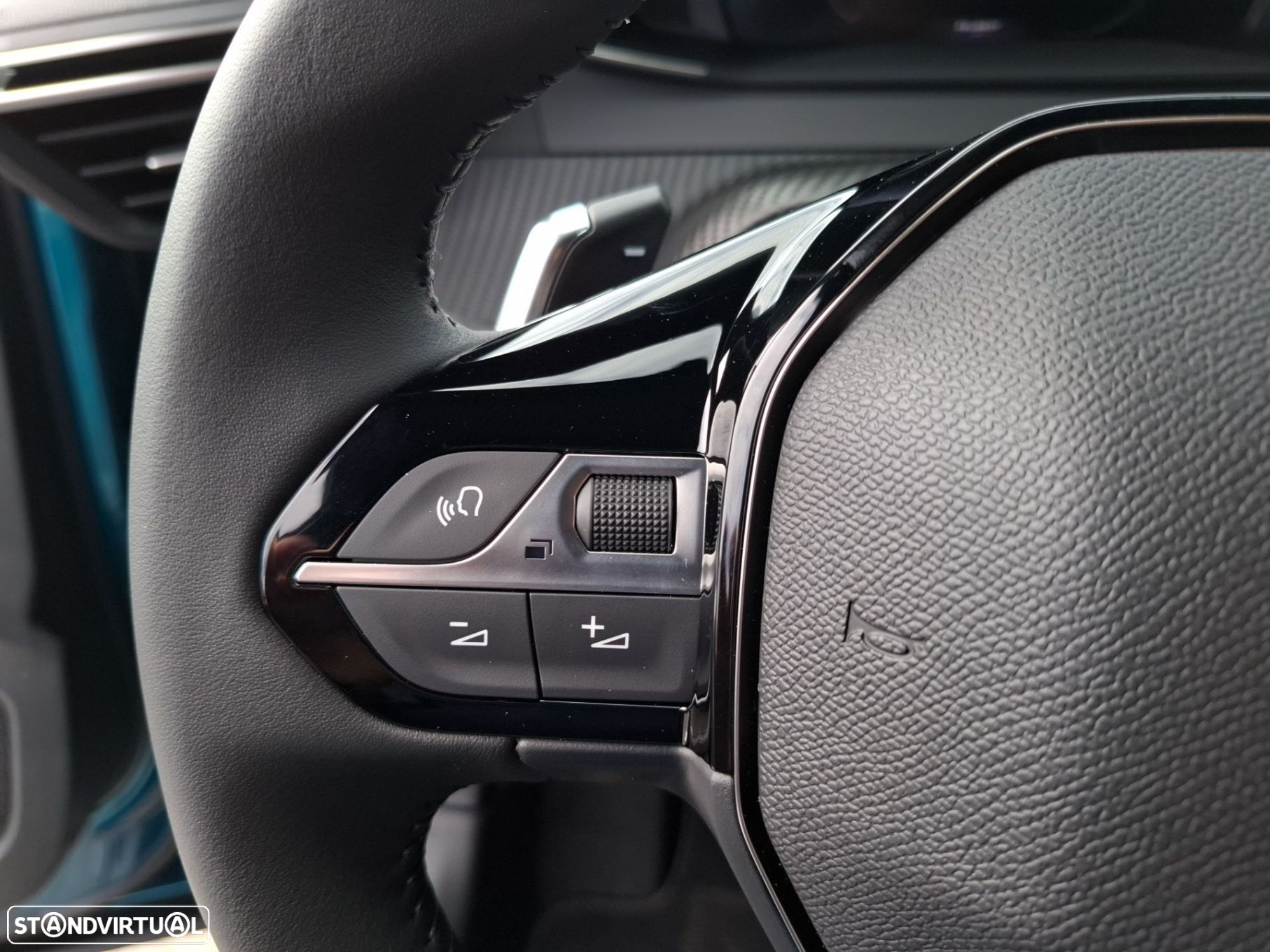 Peugeot 2008 1.2 Hybrid Allure e-DCS6 - 16