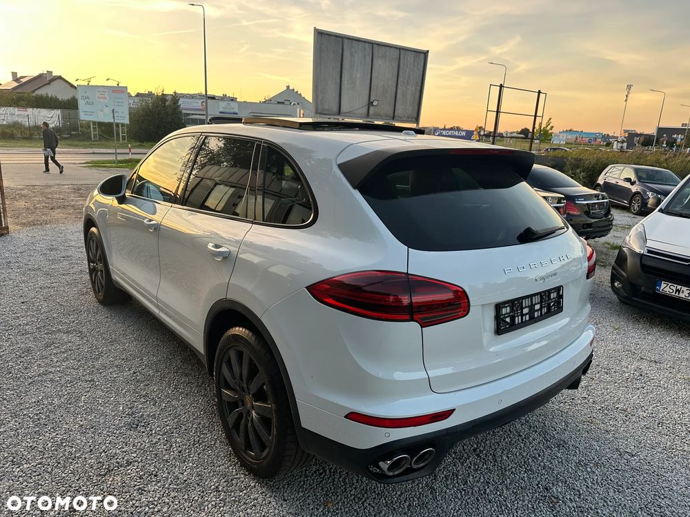 Porsche Cayenne - 4