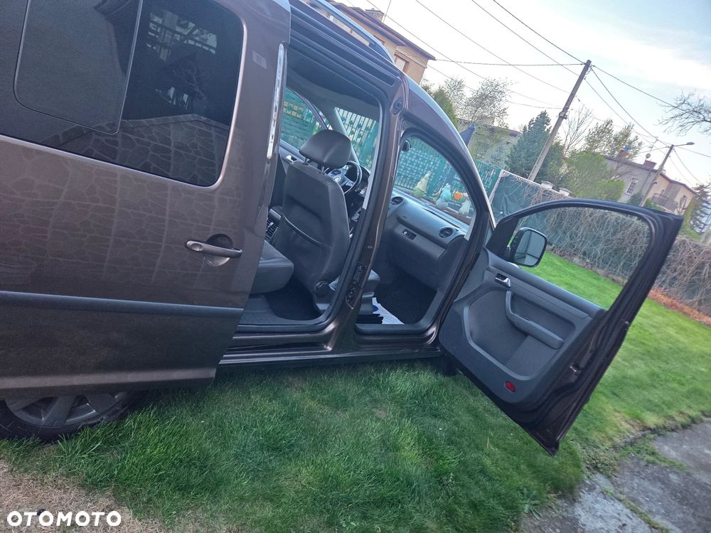 Volkswagen Caddy Highline DSG - 15