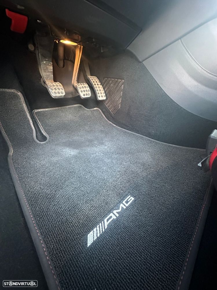 Mercedes-Benz CLA 180 d Shooting Brake AMG Line - 24