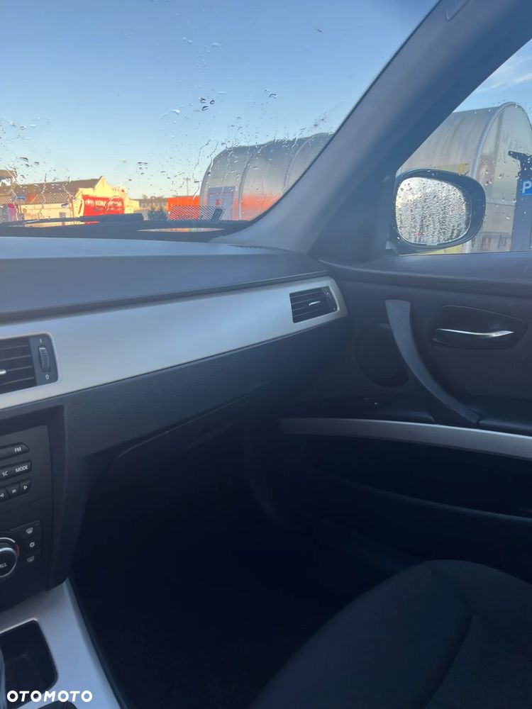 BMW Seria 3 318i - 16