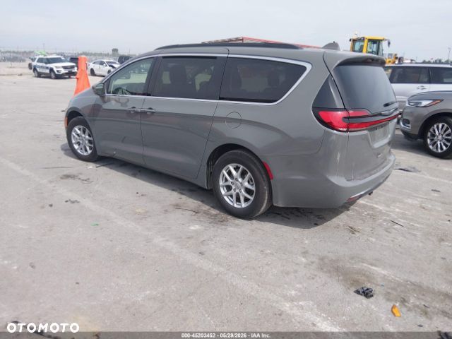 Chrysler Pacifica - 8