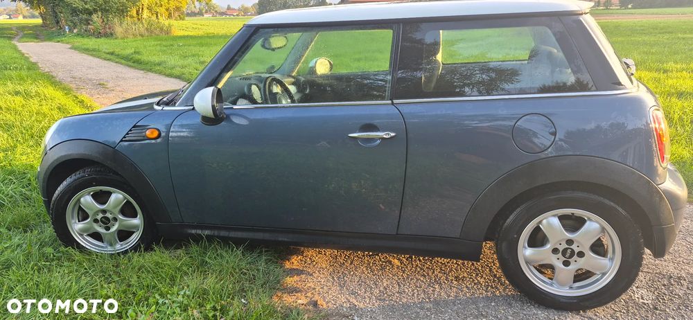 MINI Cooper Standard - 4