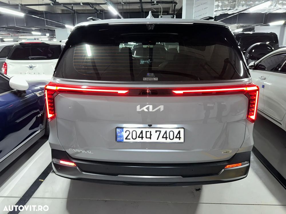 Kia Carnival - 6
