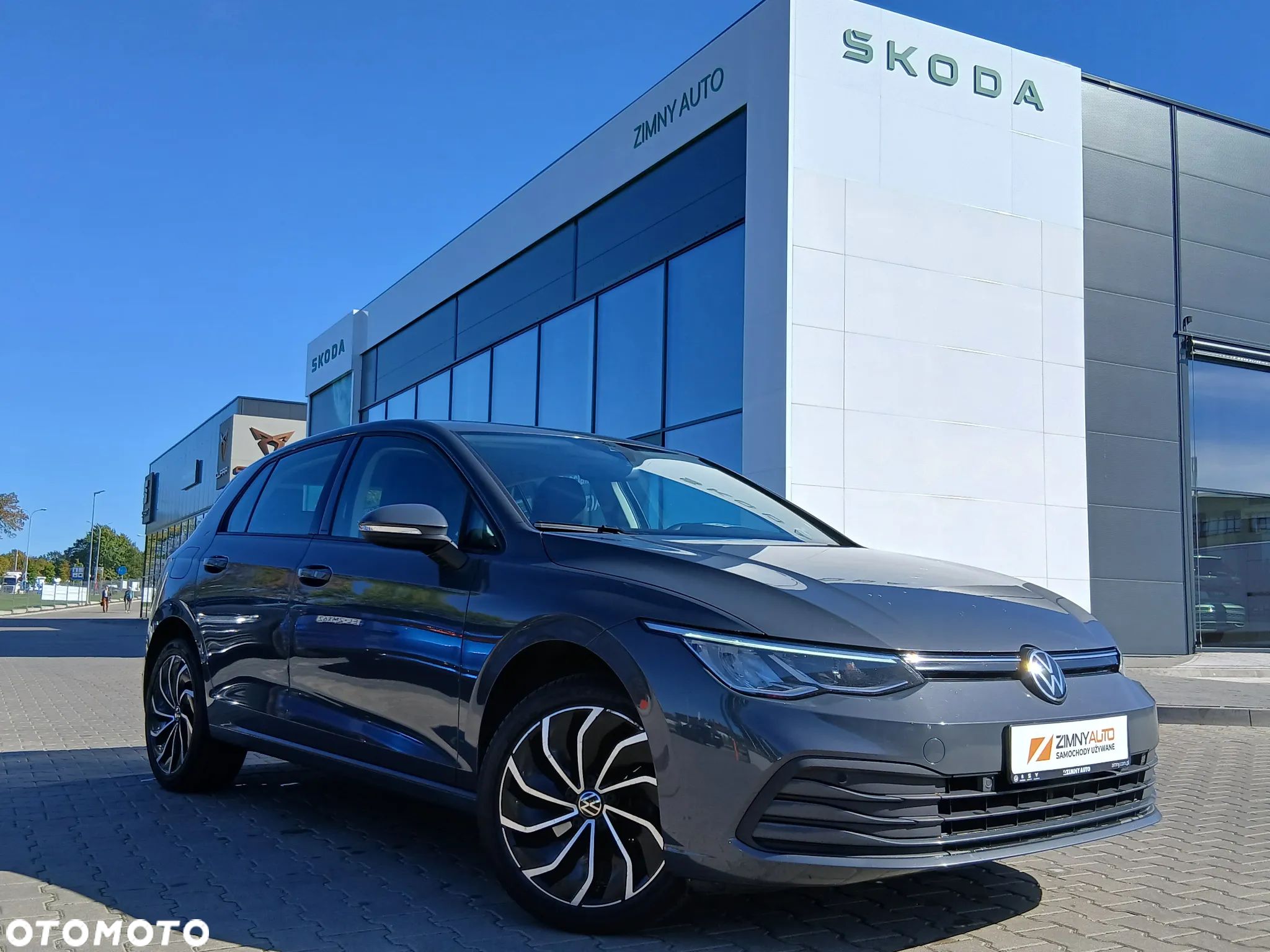 Volkswagen Golf VIII 1.0 TSI Life - 1