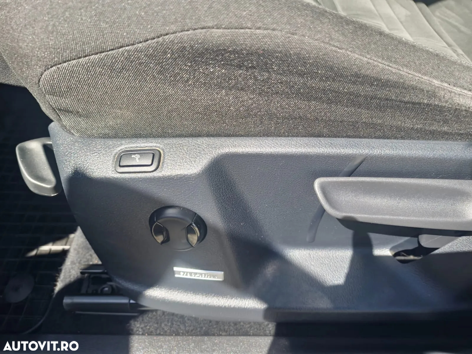 Volkswagen Touran 2.0 TDI DPF BlueMotion Technology DSG Highline - 14