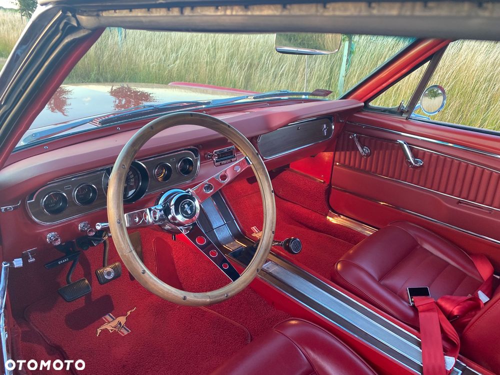 Ford Mustang - 7