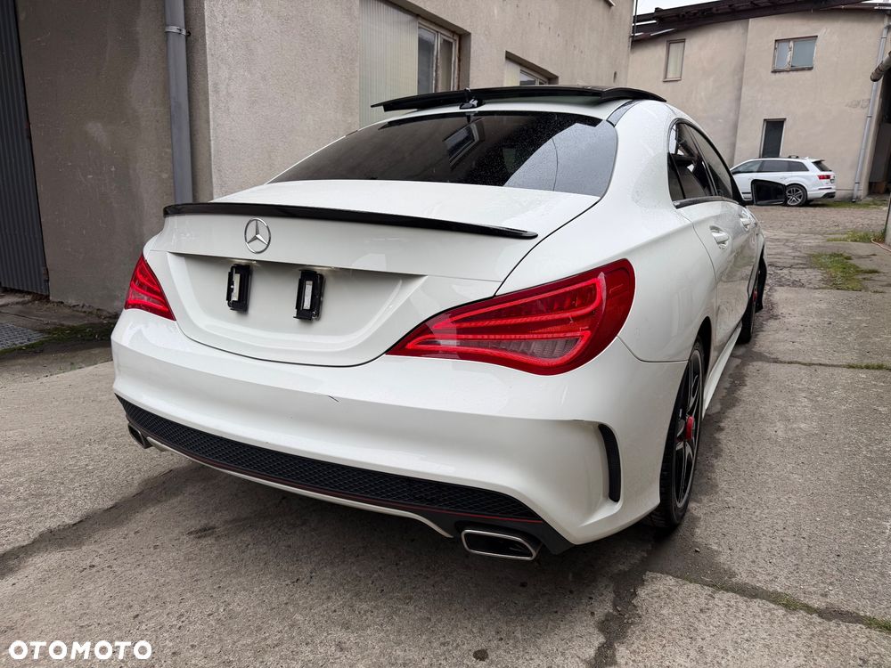 Mercedes-Benz CLA 180 AMG Line - 16