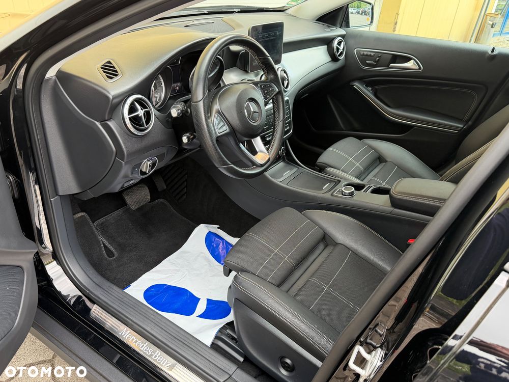 Mercedes-Benz GLA 250 7G-DCT SCORE - 13