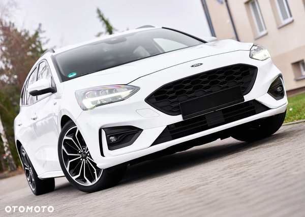 Ford Focus 1.5 EcoBoost Start-Stopp-System ST-LINE