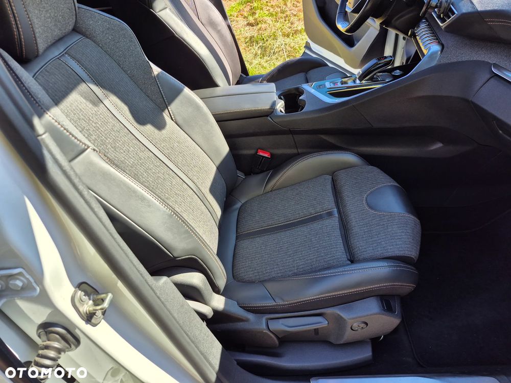 Peugeot 3008 BlueHDi 120 EAT6 Stop & Start Allure - 23